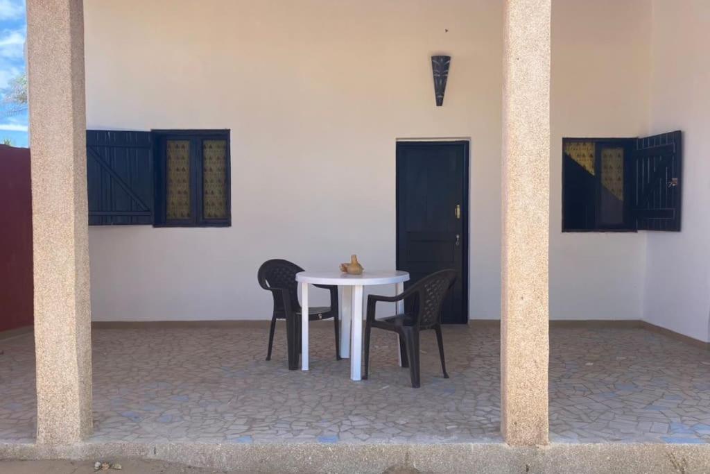 Petite Maison En Bord De Mer Palmarin Nguedj Kültér fotó